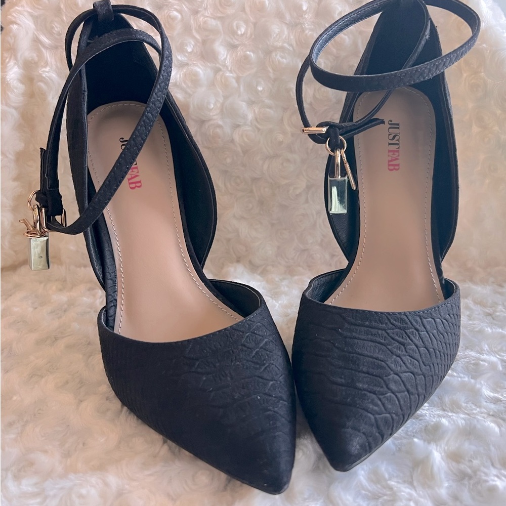 Black Stiletto’s 👠 size 10